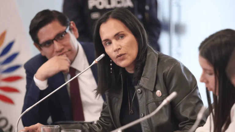 CAL califica pedido de juicio político contra exministra Inés Manzano