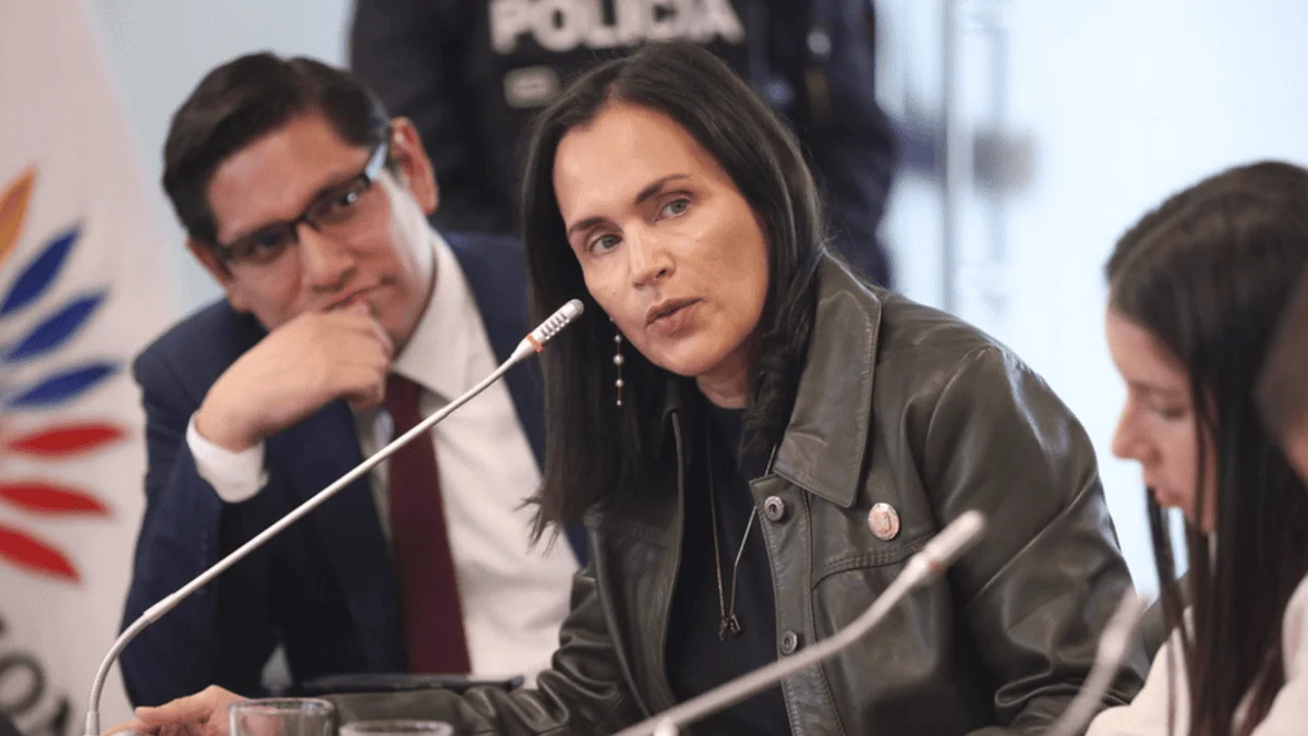 CAL califica pedido de juicio político contra exministra Inés Manzano