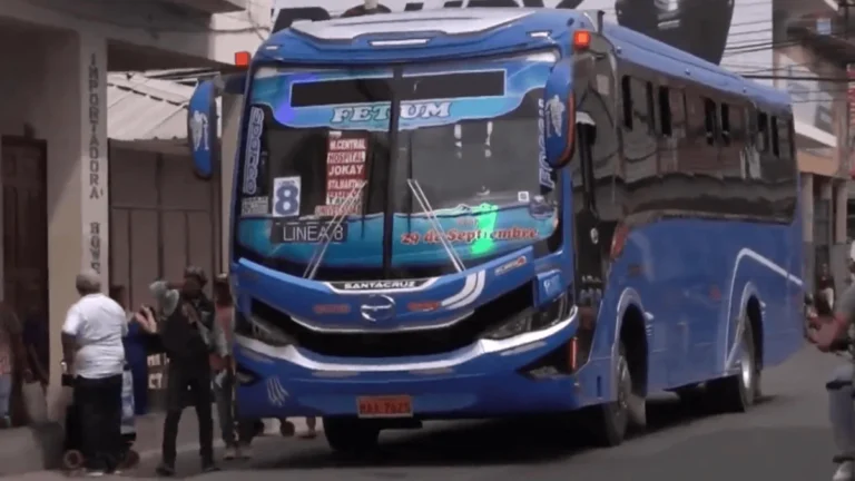 Pasaje urbano en Manta sube a USD 0,50