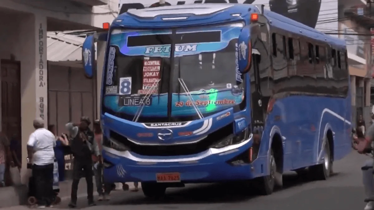 Pasaje urbano en Manta sube a USD 0,50