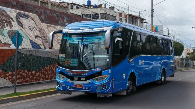 Ambato amanece sin transporte por paralización indefinida
