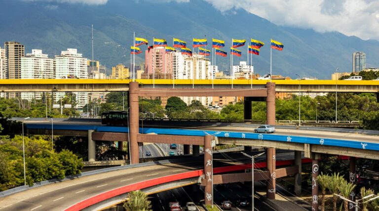 Ecuador reactivará servicios consulares en Venezuela