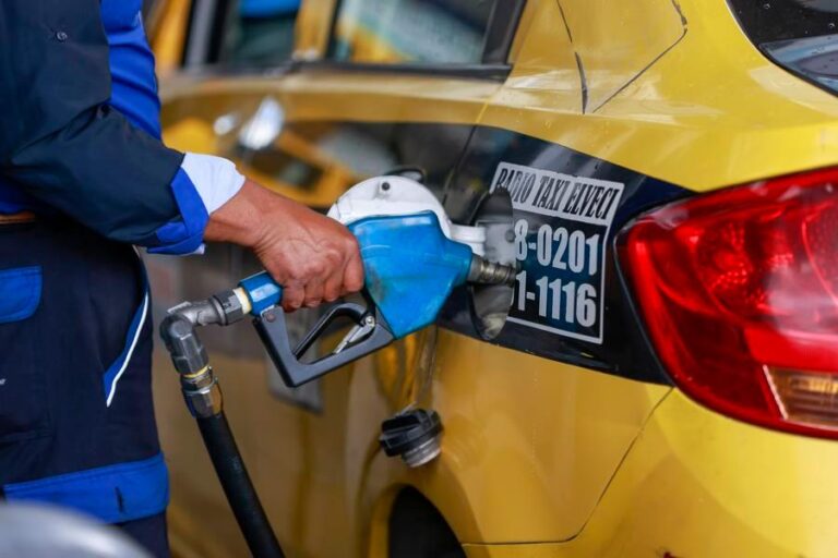Gasolinas bajarían cinco centavos, según Cámara de Distribuidores