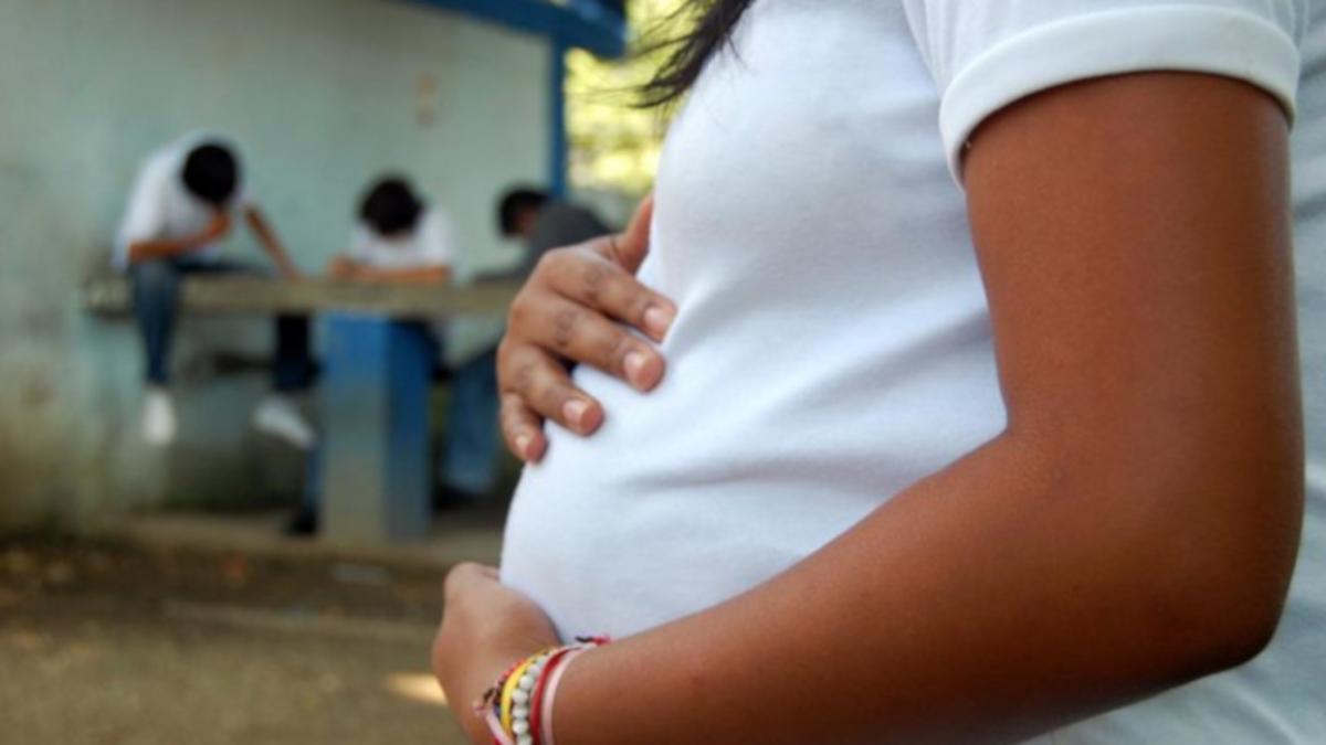 88 niñas dan a luz cada día: Gobierno busca prevenir embarazo adolescente