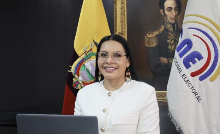 Diana Atamaint renuncia al Consejo Nacional Electoral