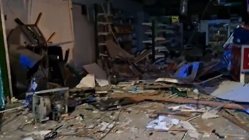 Explosión destruye farmacia y cajero en Babahoyo