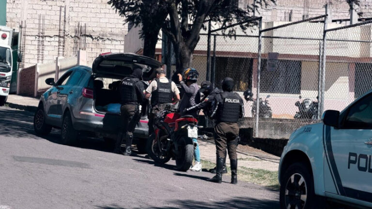 Operativos en Quito dejan varios detenidos y vehículos robados recuperados