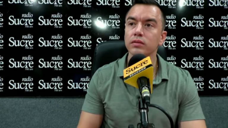 Noboa justifica retraso en compra de medicinas