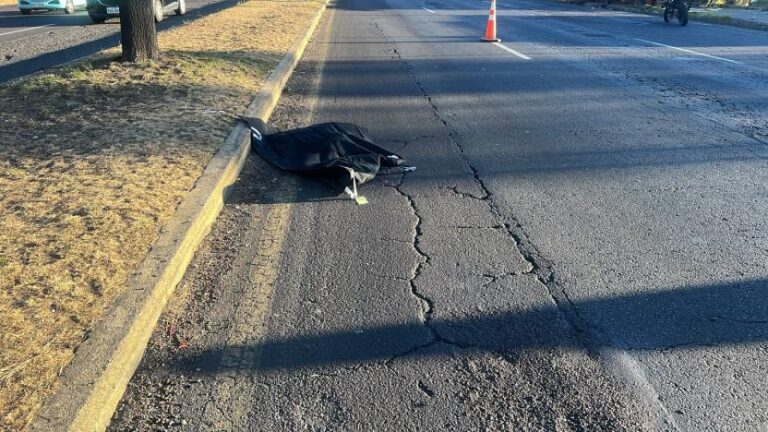 Quito: hallan un cuerpo decapitado en avenida Simón Bolívar