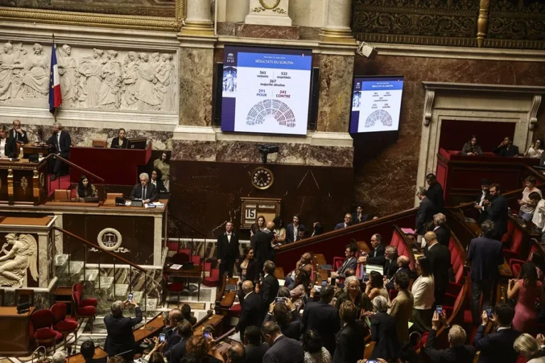 Francia aprueba ley que legaliza la eutanasia