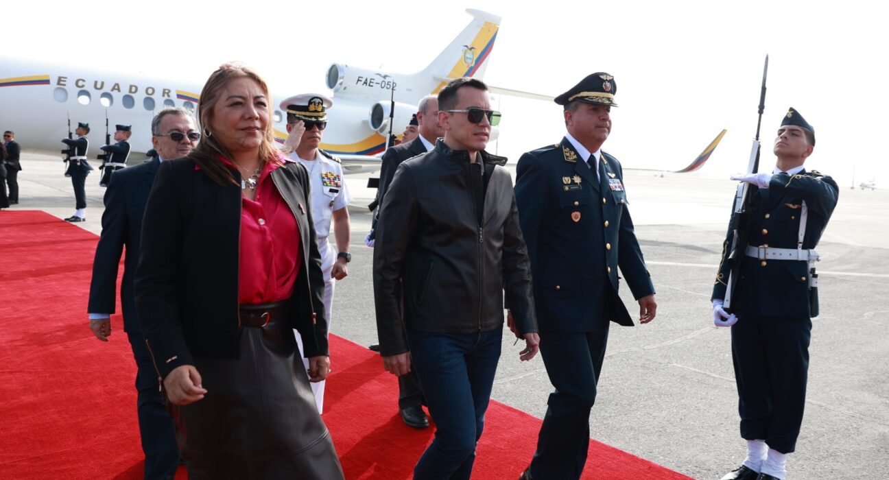 Noboa llega a Perú para posesión de Fujimori