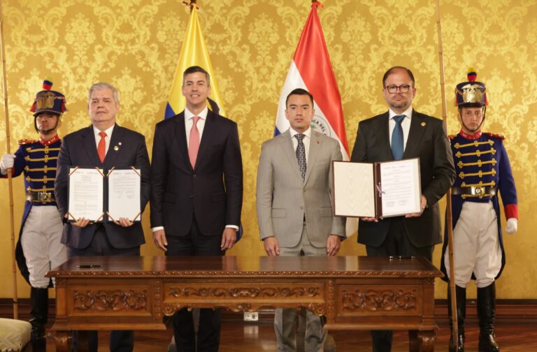Ecuador y Paraguay firman acuerdos para reforzar seguridad