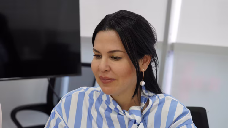 Detienen en España a Karla Saud, vinculada a caso Progen