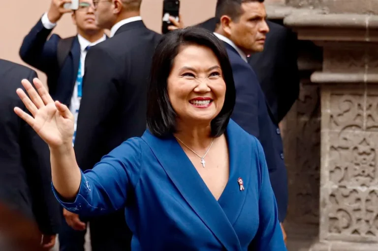 Keiko Fujimori asume la Presidencia de Perú