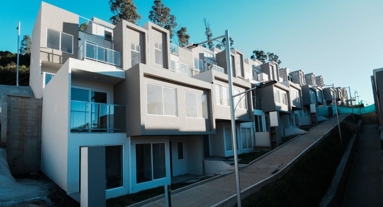 Gobierno asegura haber movilizado USD 1.292 millones para vivienda, agua y proyectos sostenibles