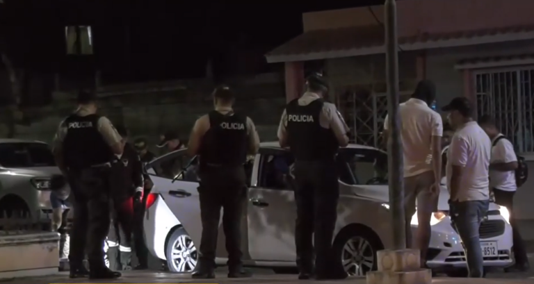 Asesinan a tres personas cerca de escuela en Machala