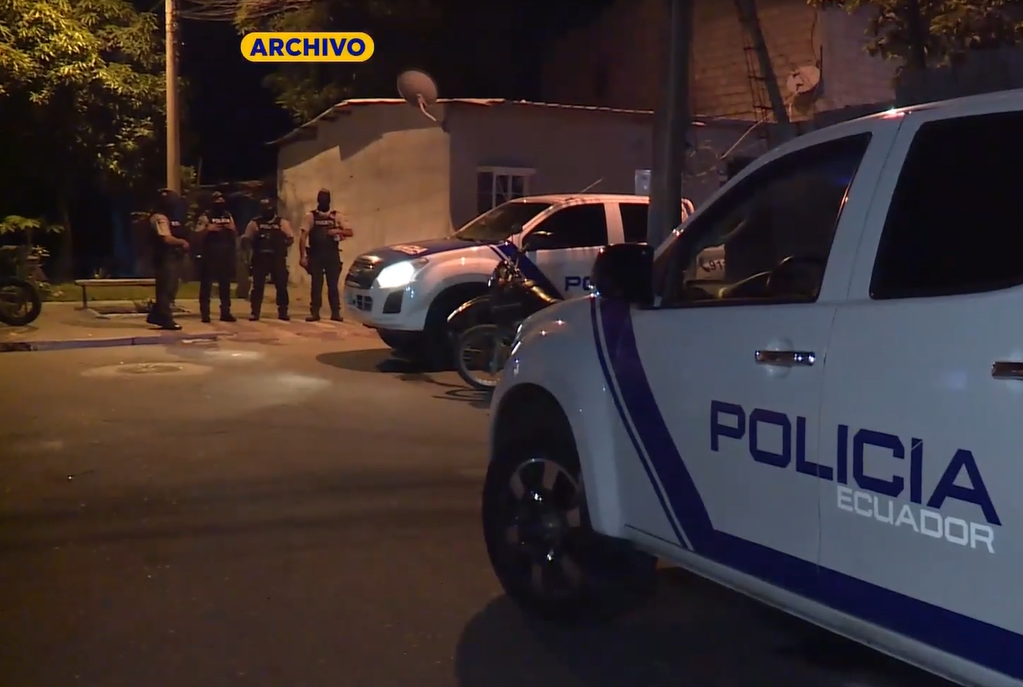 Hallan cadáver enterrado durante operativo en Guayaquil