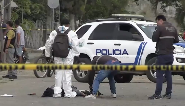 Policía antinarcóticos es asesinado en Manta