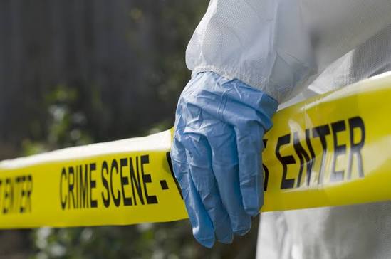 Hallan dos cuerpos en carretera de Esmeraldas