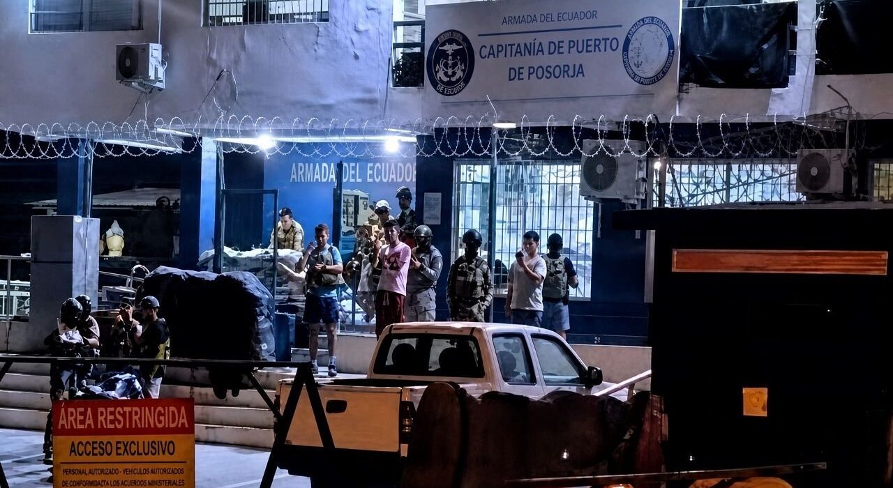 Fiscalía investiga como terrorismo ataque contra Capitanía de Posorja