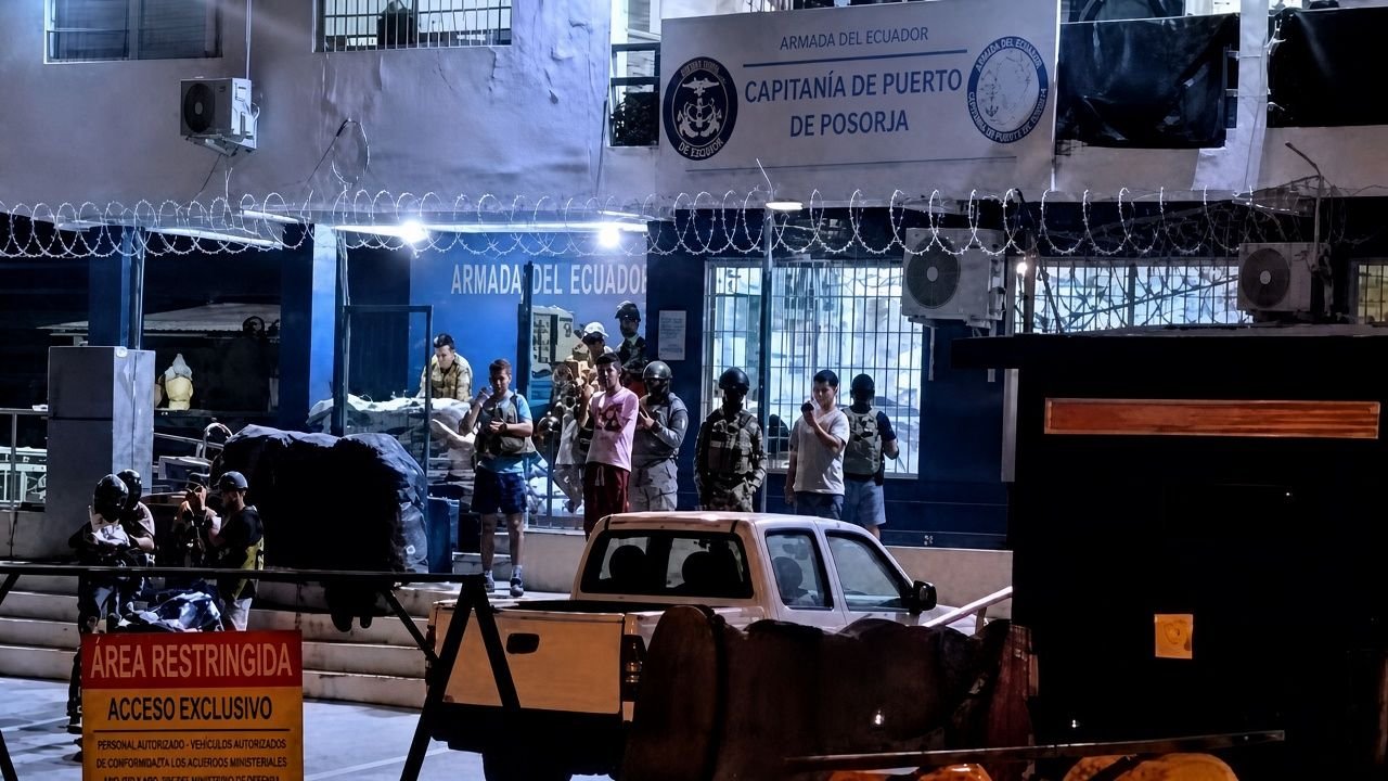 Fiscalía investiga como terrorismo ataque contra Capitanía de Posorja