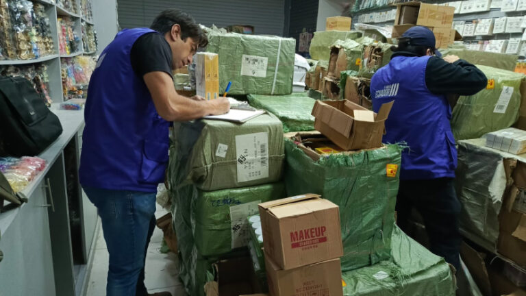 Arcsa actualiza lista de negocios que necesitan permiso de funcionamiento