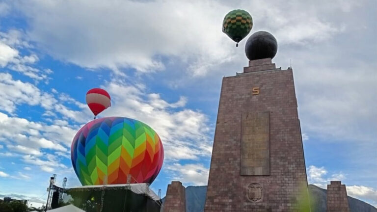 Globos aerostáticos pintarán el cielo de la Mitad del Mundo
