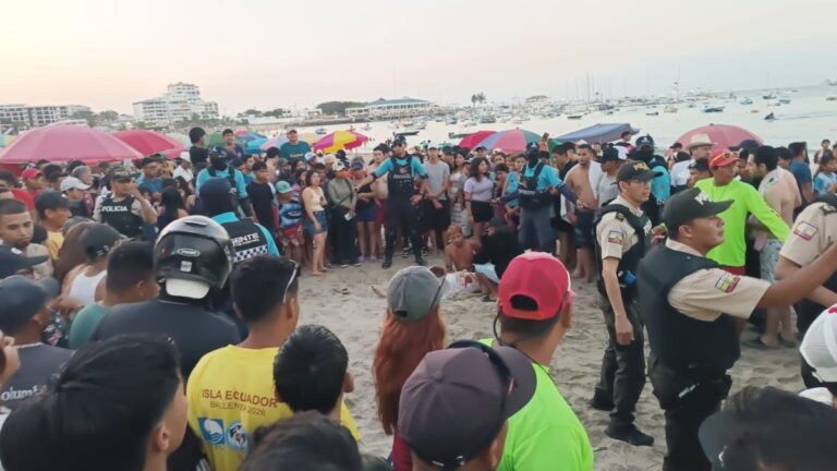 Hombre es asesinado a tiros en playa de Salinas
