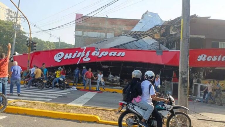 Edificios colapsados y personas atrapadas tras sismo en Colombia