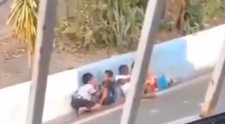 Niños quedan atrapados en medio de balacera en Isla Trinitaria