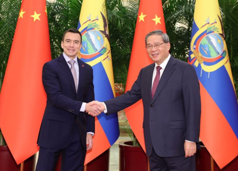 Noboa busca ampliar comercio e inversiones con China