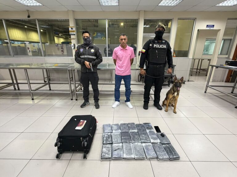 Extranjero es detenido con 19,7 kilos de cocaína en Guayaquil