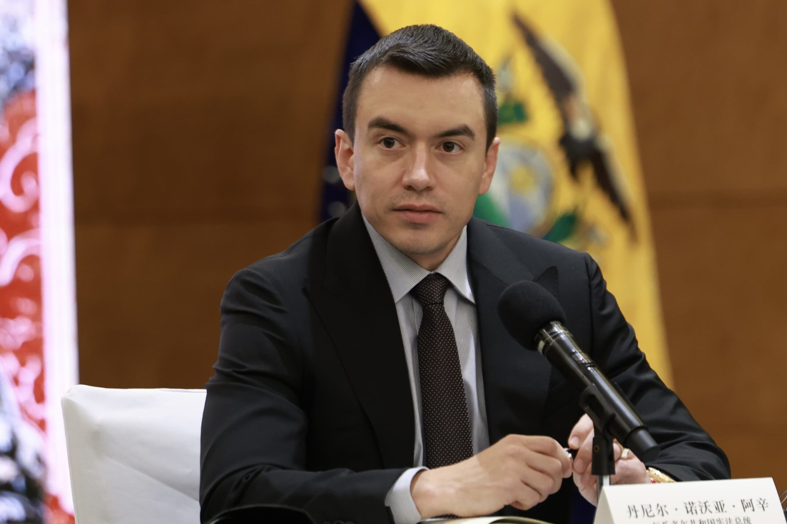 Noboa acorta gira por Asia