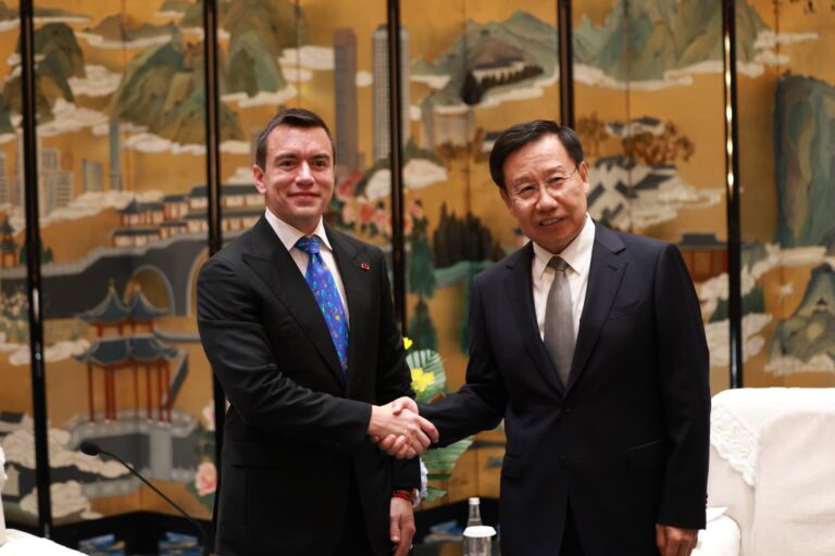 China: Ecuador impulsa en Sichuan negocios con banano, camarón, cacao y café