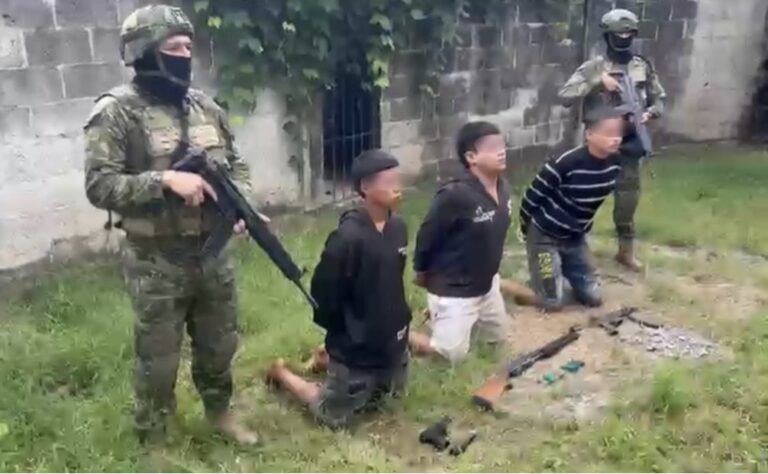 Ejército captura a alias ‘Cayu’, presunto cabecilla de Los Águilas