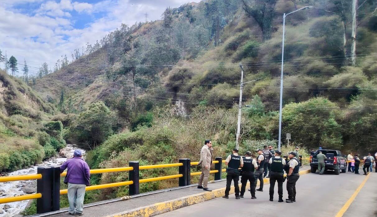 Hallan cuerpo de una mujer en río Machángara durante búsqueda de Lizeth Bunshi