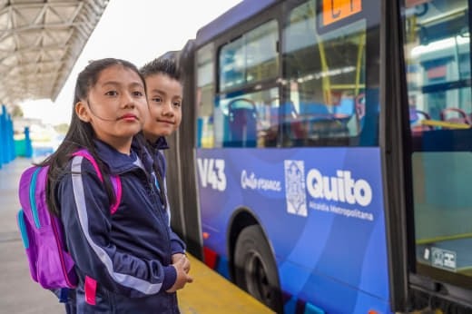 Quito reactiva cinco rutas escolares de Trolebús y Ecovía