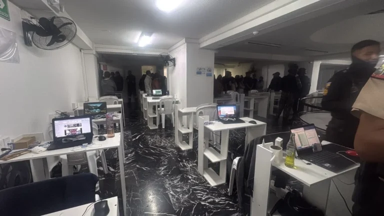 Prisión preventiva para 10 investigados por red de extorsión en Quito