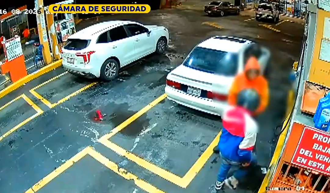 Quito: asaltantes disparan a trabajador de gasolinera para robarle