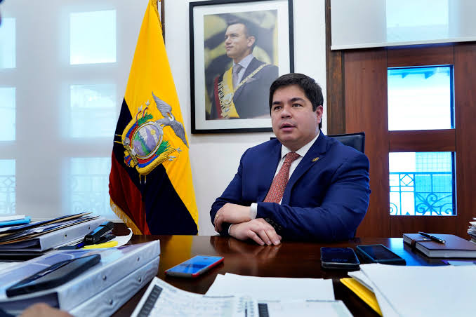 Arturo Félix Wong retoma funciones como embajador de Ecuador en Colombia