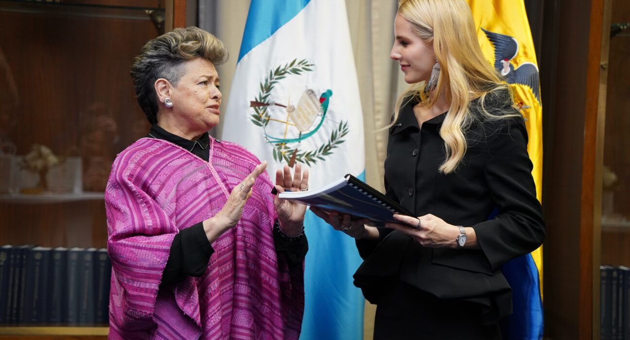 Lavinia Valbonesi asume presidencia de Alianza ALMA y propone impulsar autonomía económica de mujeres