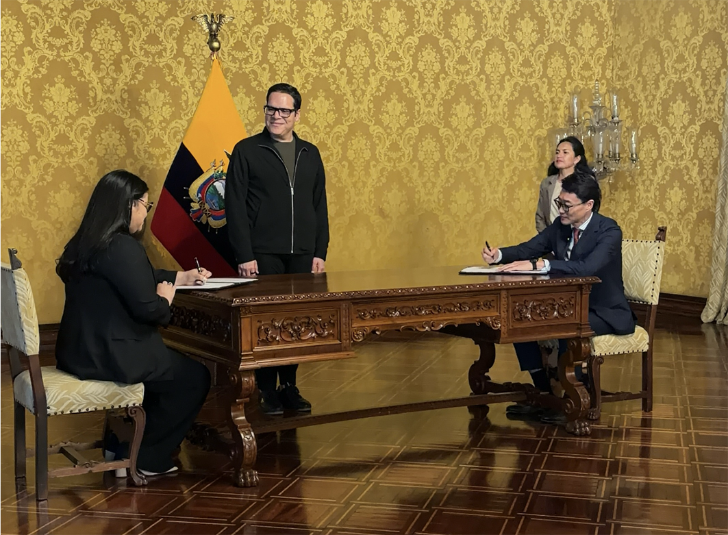 Minera de Singapur plantea invertir USD 300 millones en Ecuador