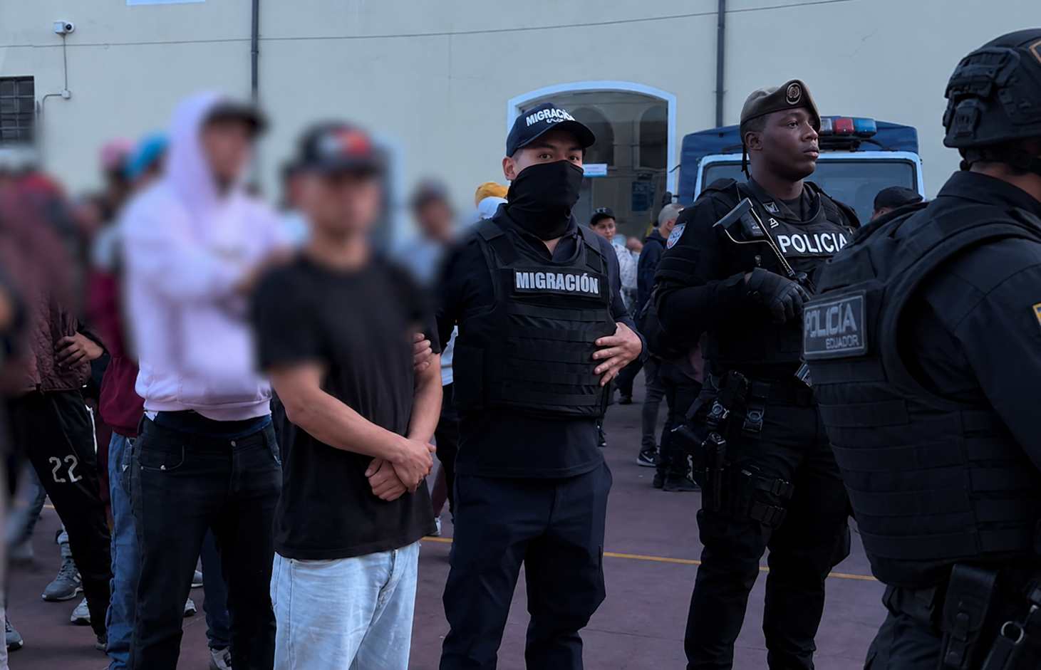 Deportan a 10 colombianos tras operativos migratorios en Quito