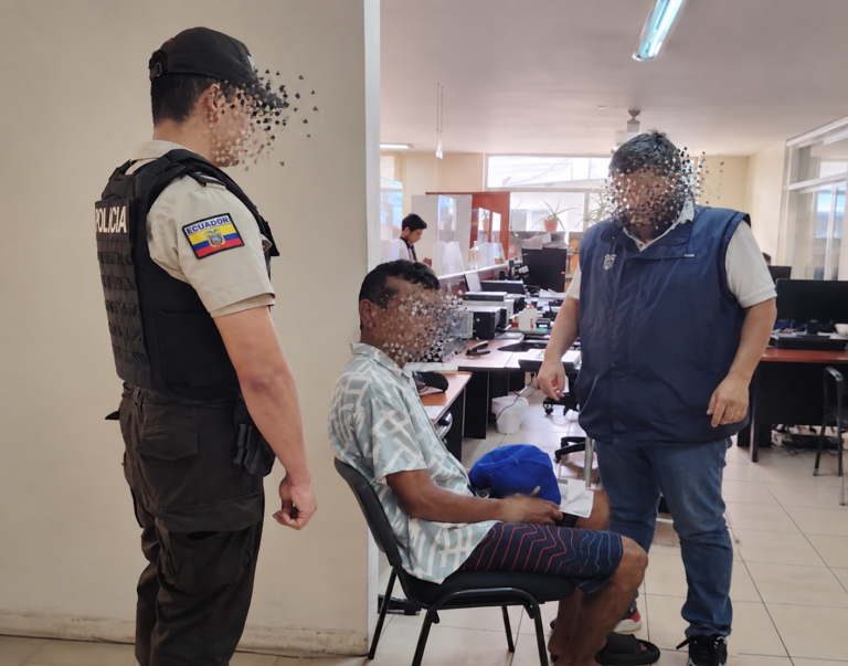 Deportan a peruano con presunto vínculo con Los Lobos
