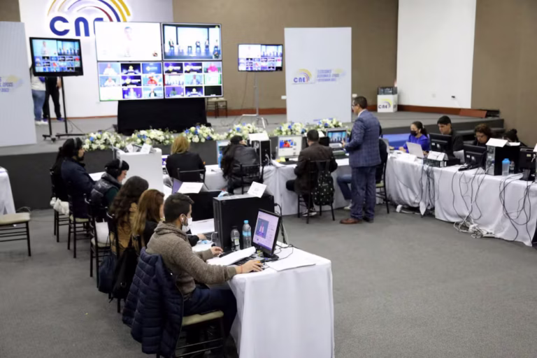 CNE oficializa lista definitiva de 65 candidatos al CPCCS