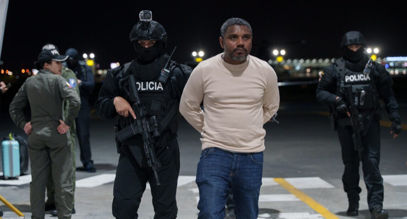 Alias ‘Comandante 7’ llega a Ecuador y será llevado a Cárcel del Encuentro