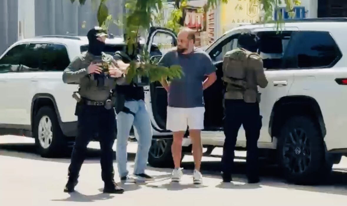 Xavier Jordán permanece bajo custodia de ICE en Luisiana