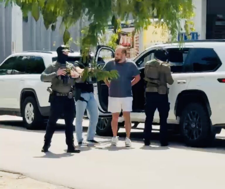 Xavier Jordán permanece bajo custodia de ICE en Luisiana