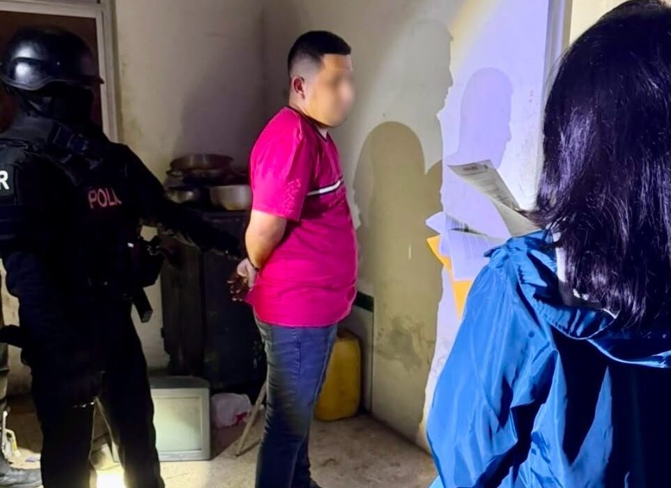 Policías, entre 12 detenidos por manipular evidencias y sustraer vehículos de patios de retención