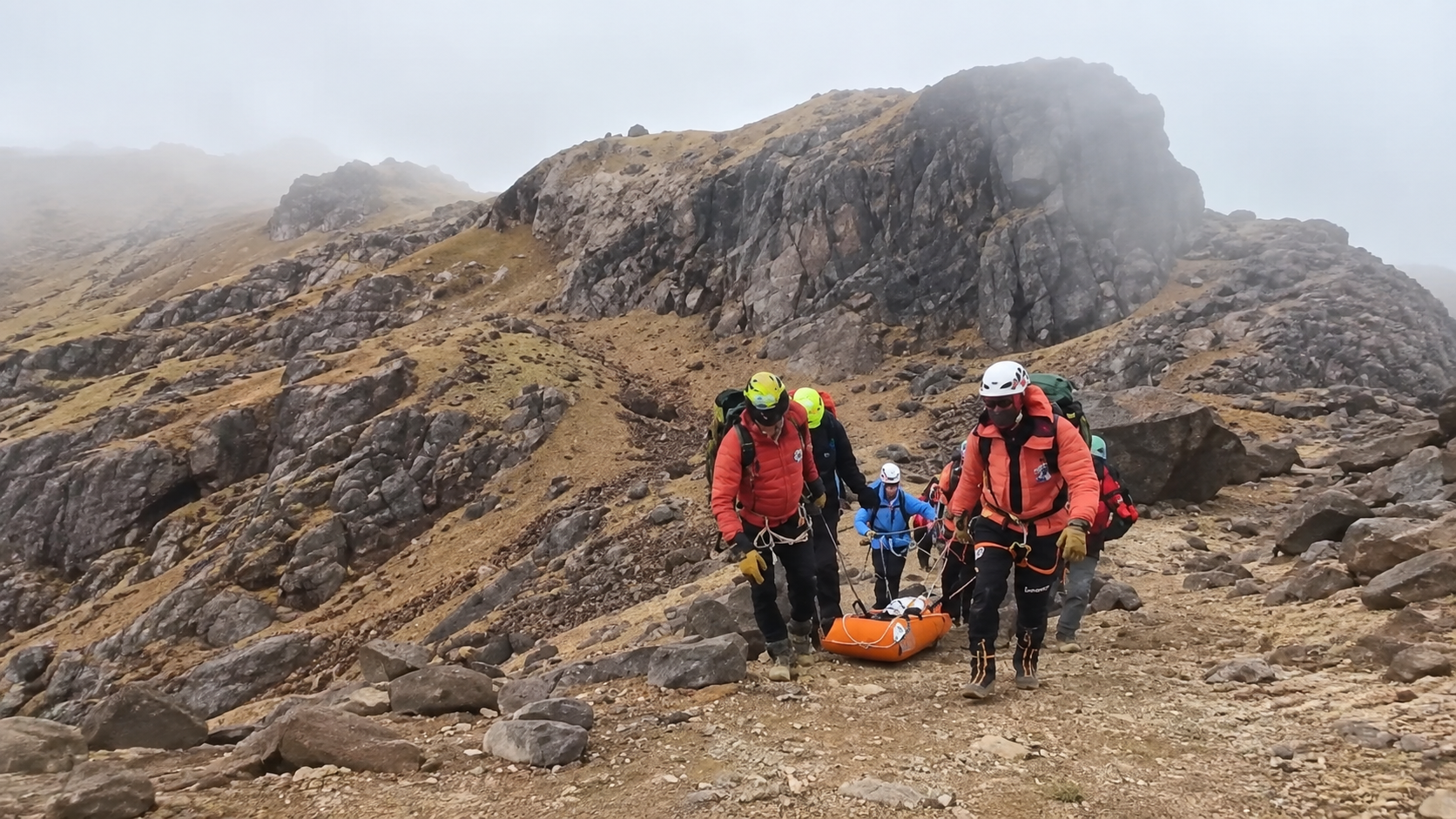 Mujer es hallada sin vida en el volcán Cayambe
